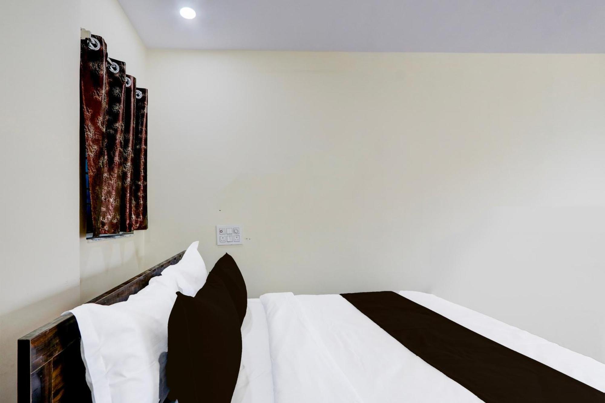 Hotel O Gk Grand Bibinagar 外观 照片
